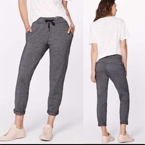 Lululemon On the Fly 23" Crop Pants Size 6 Heathered Grey Pull On Luxtreme Sport